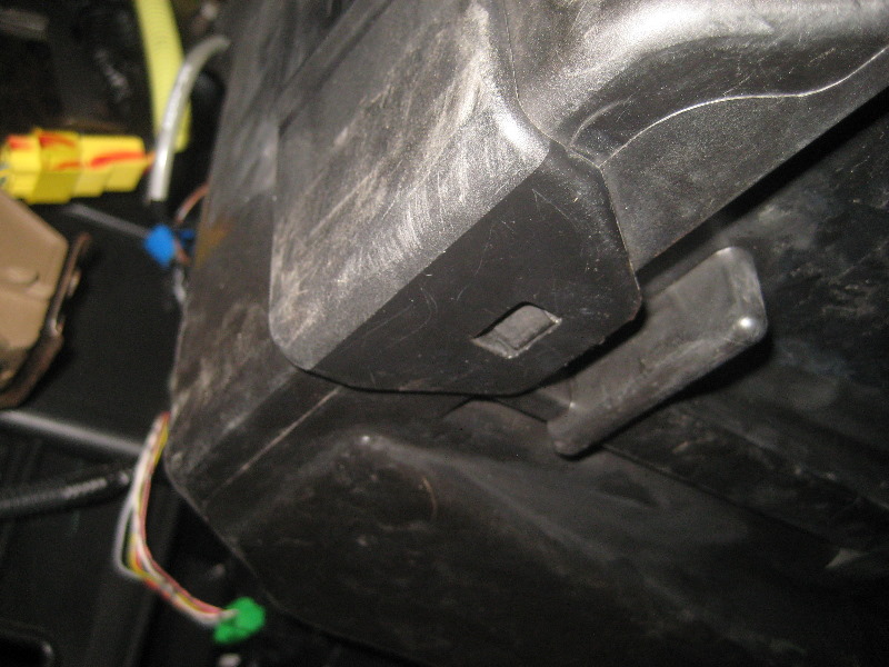 2003-2008-Honda-Pilot-Cabin-Air-Filter-Replacement-Guide-037