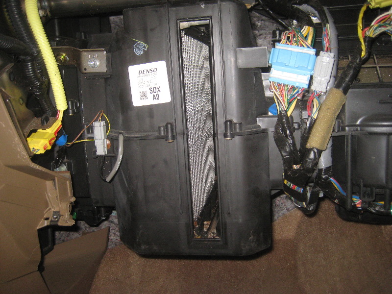 2003-2008-Honda-Pilot-Cabin-Air-Filter-Replacement-Guide-047