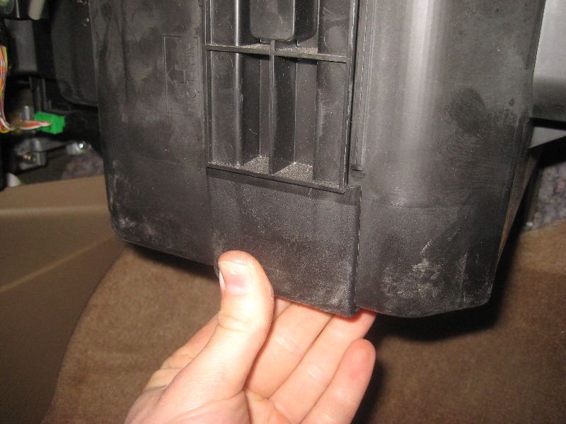 2003-2008-Honda-Pilot-Cabin-Air-Filter-Replacement-Guide-054