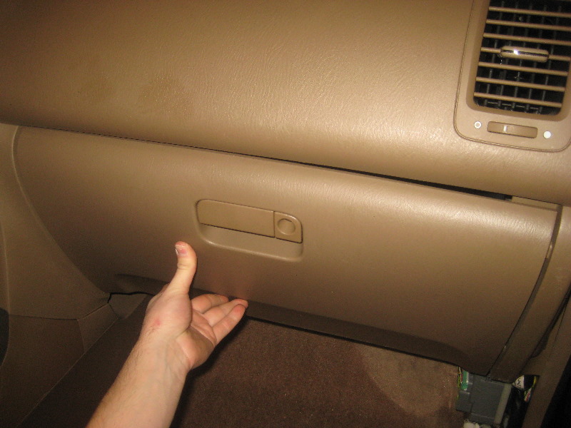 2003-2008-Honda-Pilot-Cabin-Air-Filter-Replacement-Guide-059