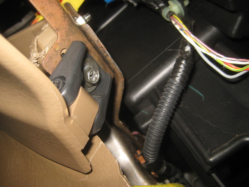 2003-2008-Honda-Pilot-Cabin-Air-Filter-Replacement-Guide-063