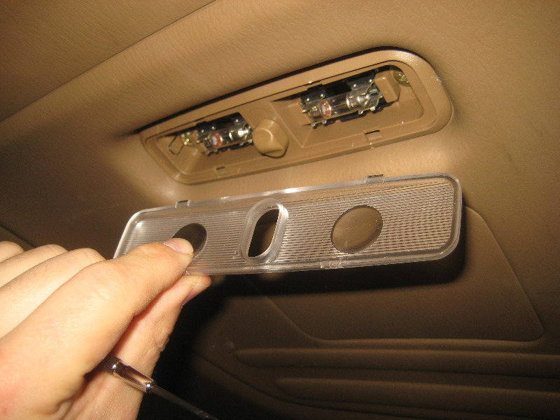 2003-2008-Honda-Pilot-Cargo-Area-Light-Bulbs-Replacement-Guide-004