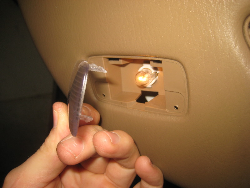 2003-2008-Honda-Pilot-Door-Panel-Courtesy-Step-Light-Bulb-Replacement-Guide-009