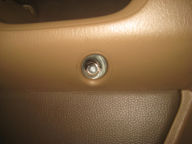 2003-2008-Honda-Pilot-Interior-Door-Panel-Removal-Guide-012