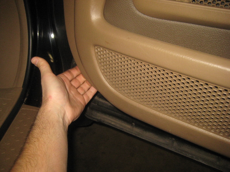 2003-2008-Honda-Pilot-Interior-Door-Panel-Removal-Guide-020