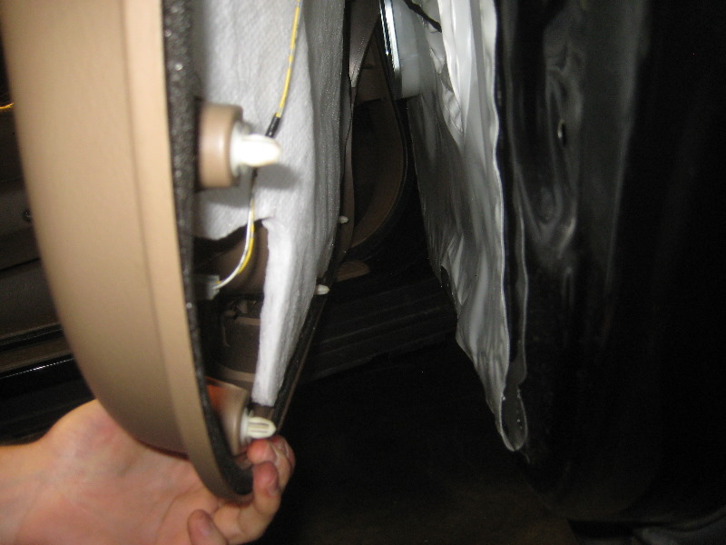 2003-2008-Honda-Pilot-Interior-Door-Panel-Removal-Guide-021