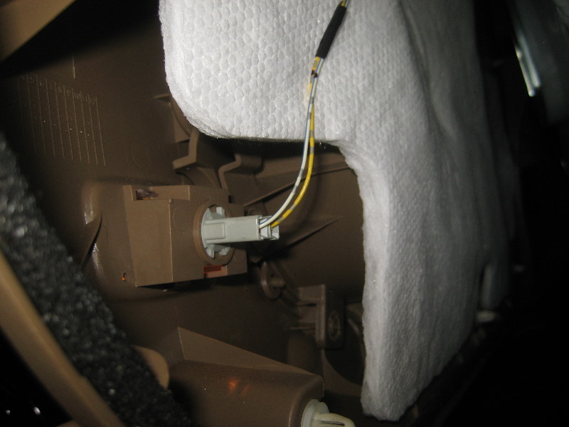 2003-2008-Honda-Pilot-Interior-Door-Panel-Removal-Guide-022