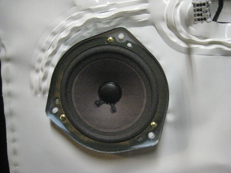 2003-2008-Honda-Pilot-Interior-Door-Panel-Removal-Guide-031