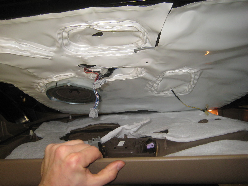 2003-2008-Honda-Pilot-Interior-Door-Panel-Removal-Guide-032