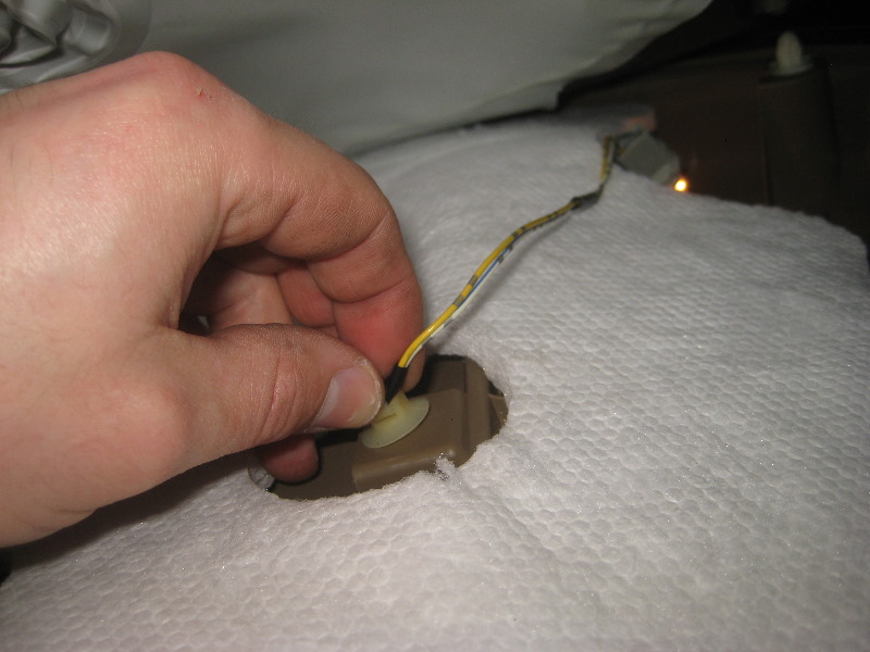 2003-2008-Honda-Pilot-Interior-Door-Panel-Removal-Guide-033