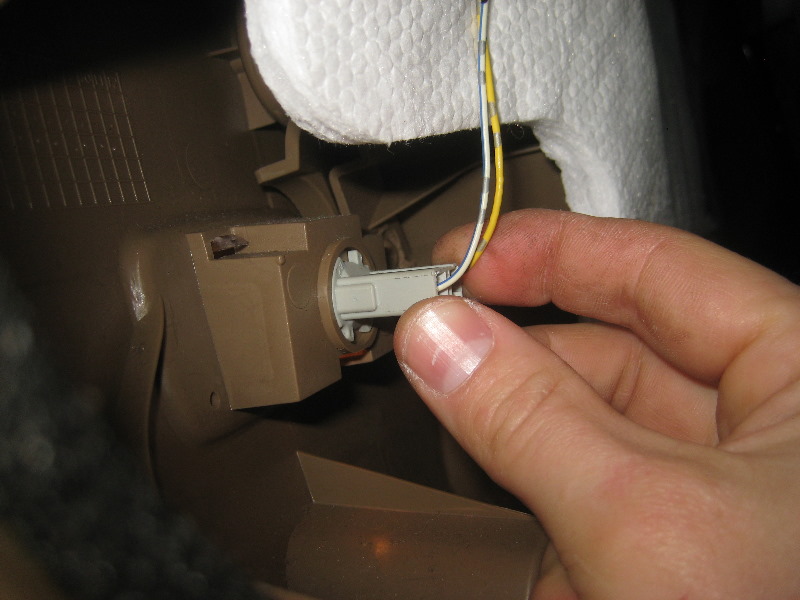 2003-2008-Honda-Pilot-Interior-Door-Panel-Removal-Guide-040