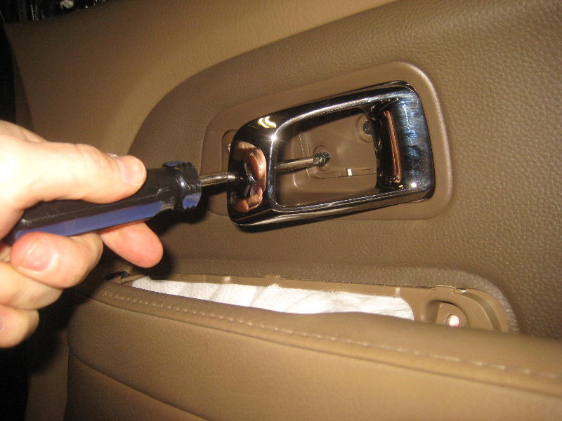 2003-2008-Honda-Pilot-Interior-Door-Panel-Removal-Guide-045