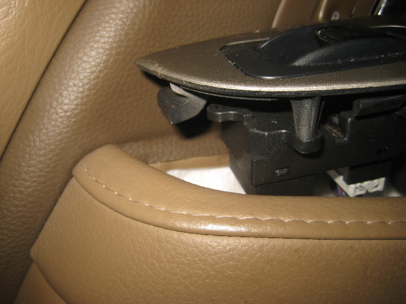 2003-2008-Honda-Pilot-Interior-Door-Panel-Removal-Guide-053