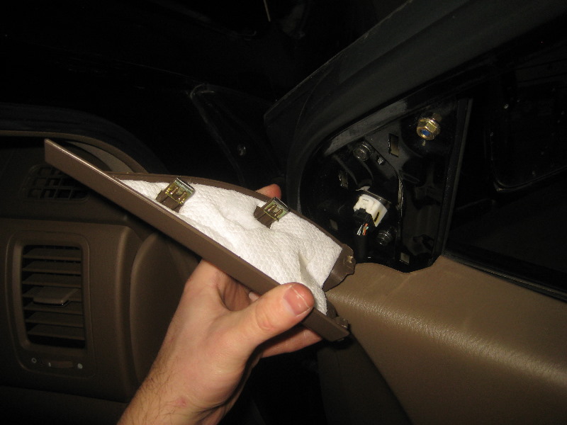 2003-2008-Honda-Pilot-Interior-Door-Panel-Removal-Guide-055