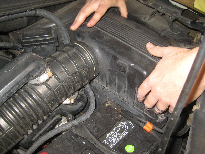 2003-2008-Honda-Pilot-Engine-Air-Filter-Replacement-Guide-007