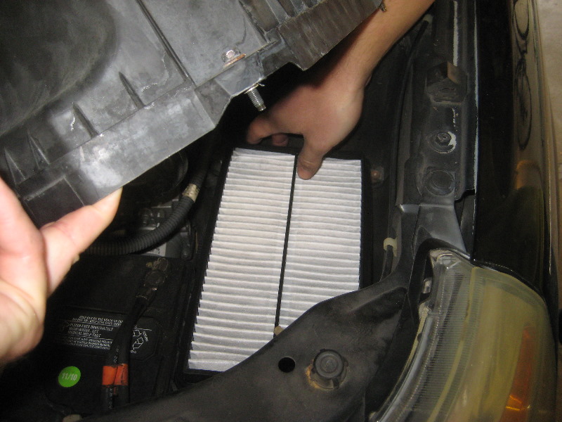 2003-2008-Honda-Pilot-Engine-Air-Filter-Replacement-Guide-013