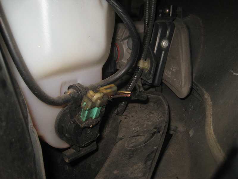 2003-2008-Honda-Pilot-Fog-Light-Bulbs-Replacement-Guide-009