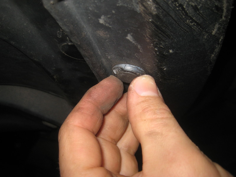 2003-2008-Honda-Pilot-Fog-Light-Bulbs-Replacement-Guide-011