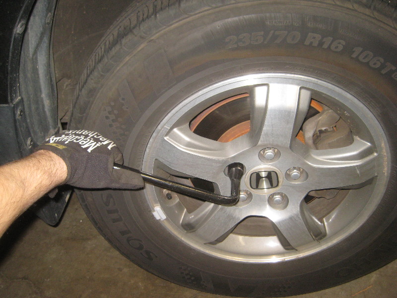 2003-2008-Honda-Pilot-Front-Brake-Pads-Replacement-Guide-002