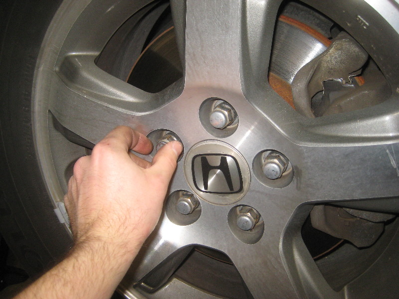 2003-2008-Honda-Pilot-Front-Brake-Pads-Replacement-Guide-004