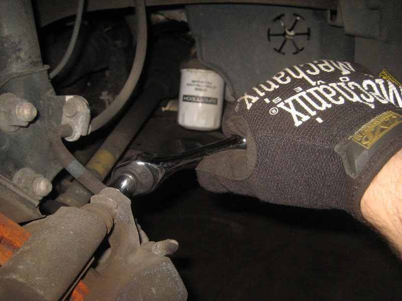 2003-2008-Honda-Pilot-Front-Brake-Pads-Replacement-Guide-007