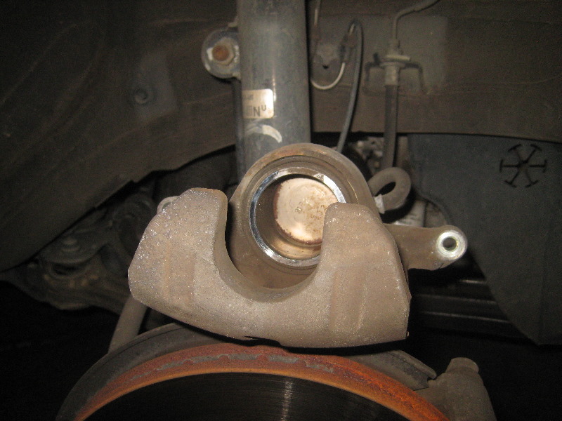 2003-2008-Honda-Pilot-Front-Brake-Pads-Replacement-Guide-012