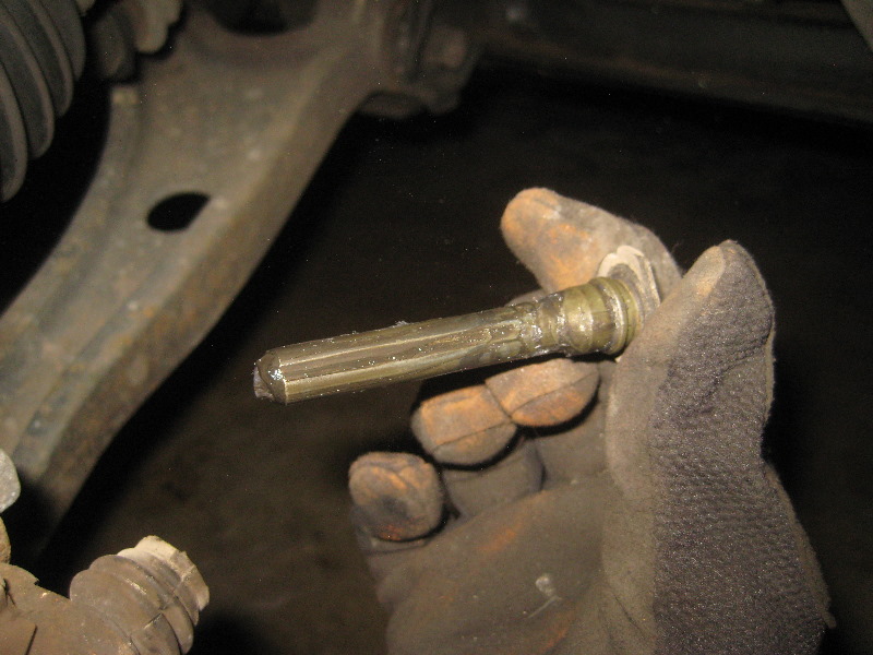 2003-2008-Honda-Pilot-Front-Brake-Pads-Replacement-Guide-021