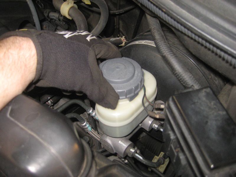 2003-2008-Honda-Pilot-Front-Brake-Pads-Replacement-Guide-025