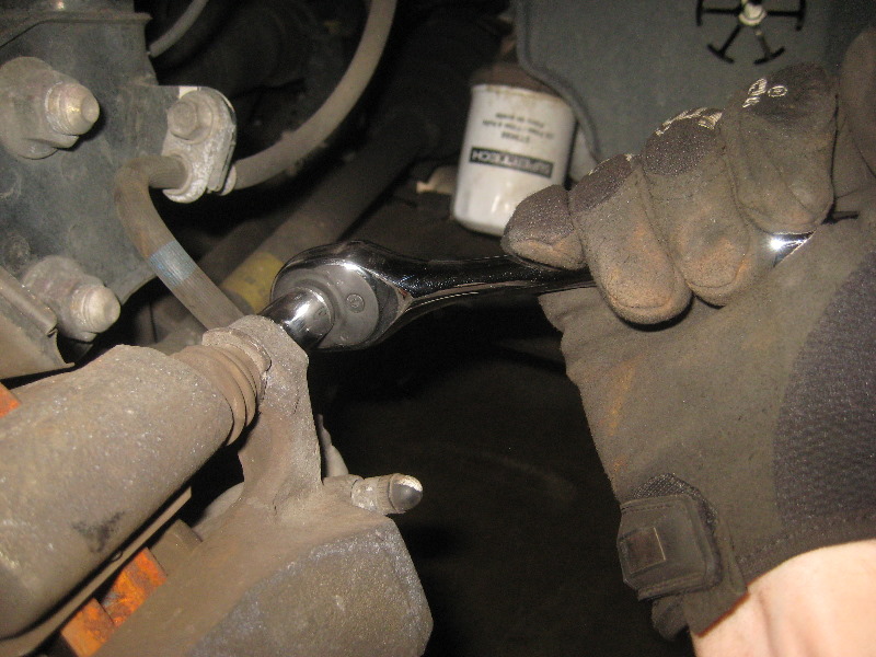 2003-2008-Honda-Pilot-Front-Brake-Pads-Replacement-Guide-034