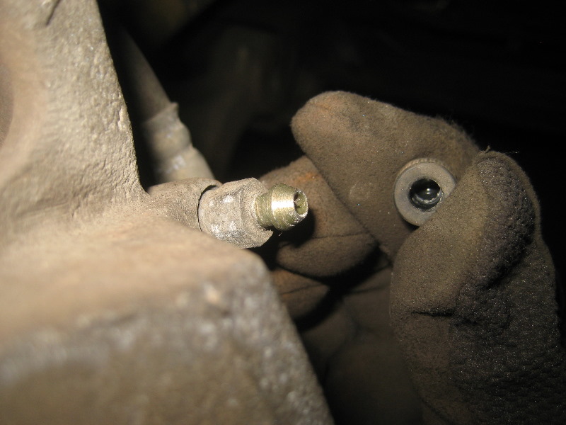 2003-2008-Honda-Pilot-Front-Brake-Pads-Replacement-Guide-035