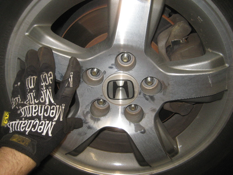 2003-2008-Honda-Pilot-Front-Brake-Pads-Replacement-Guide-036