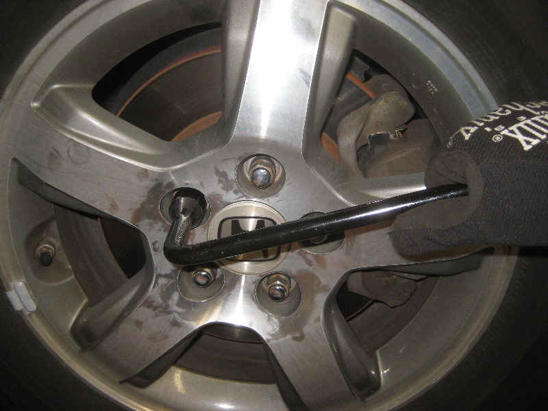 2003-2008-Honda-Pilot-Front-Brake-Pads-Replacement-Guide-037