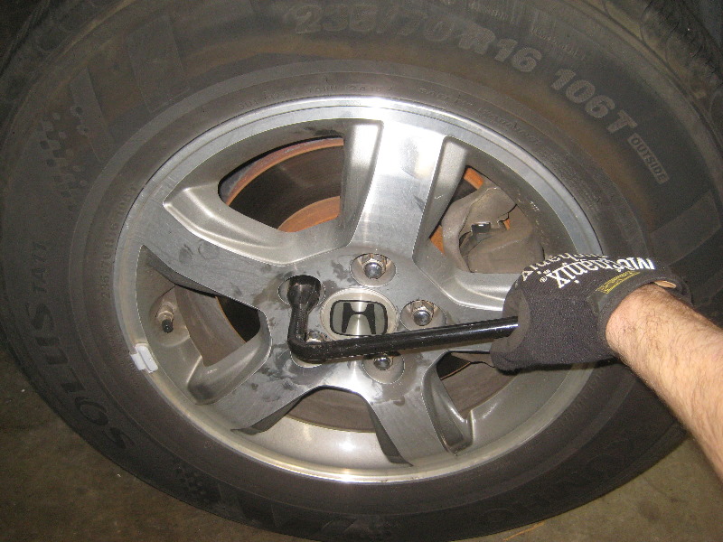 2003-2008-Honda-Pilot-Front-Brake-Pads-Replacement-Guide-039