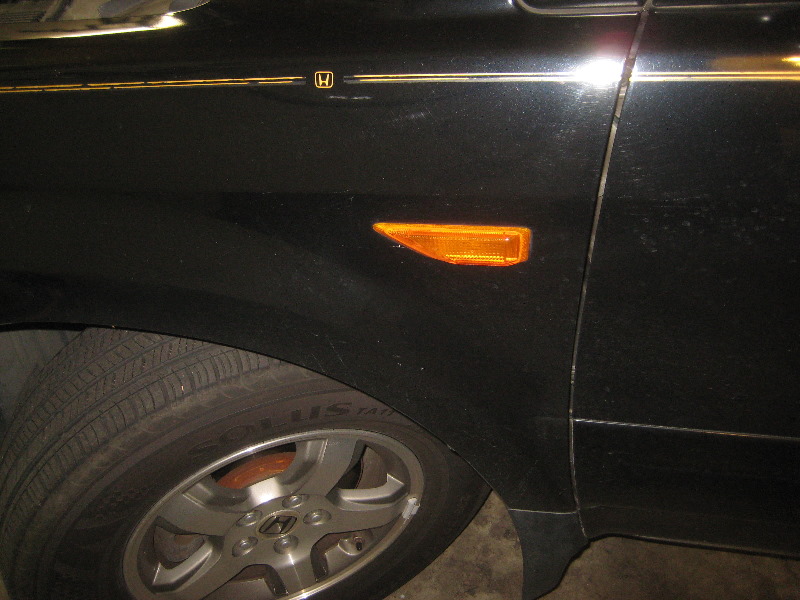 2003-2008-Honda-Pilot-Front-Side-Marker-Light-Bulb-Replacement-Guide-001