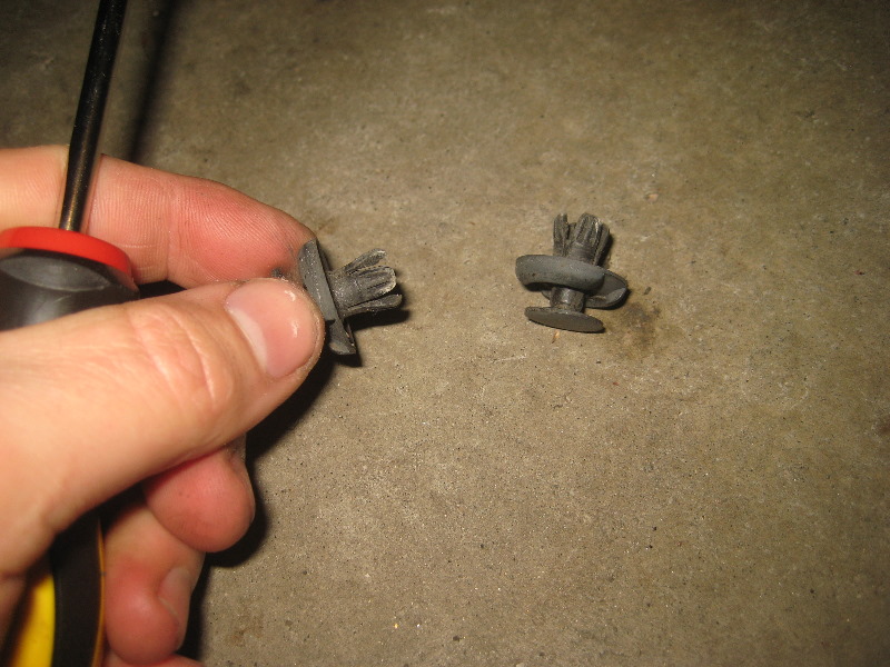 2003-2008-Honda-Pilot-Front-Side-Marker-Light-Bulb-Replacement-Guide-006