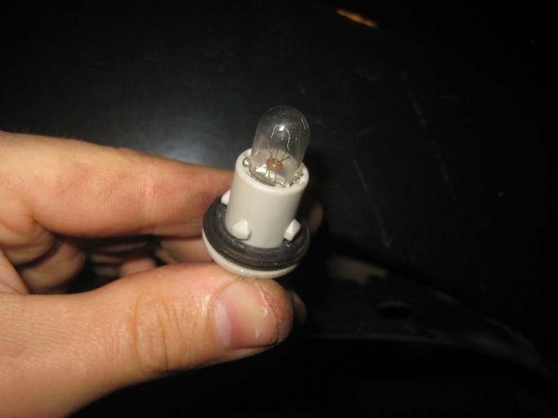 2003-2008-Honda-Pilot-Front-Side-Marker-Light-Bulb-Replacement-Guide-008