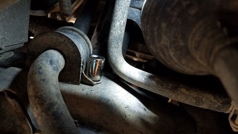 2003-2008-Honda-Pilot-Front-Stabilizer-Bar-Bushings-Replacement-Guide-004