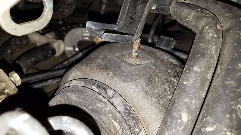 2003-2008-Honda-Pilot-Front-Stabilizer-Bar-Bushings-Replacement-Guide-014