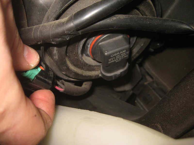 2003-2008-Honda-Pilot-Headlight-Bulbs-Replacement-Guide-011
