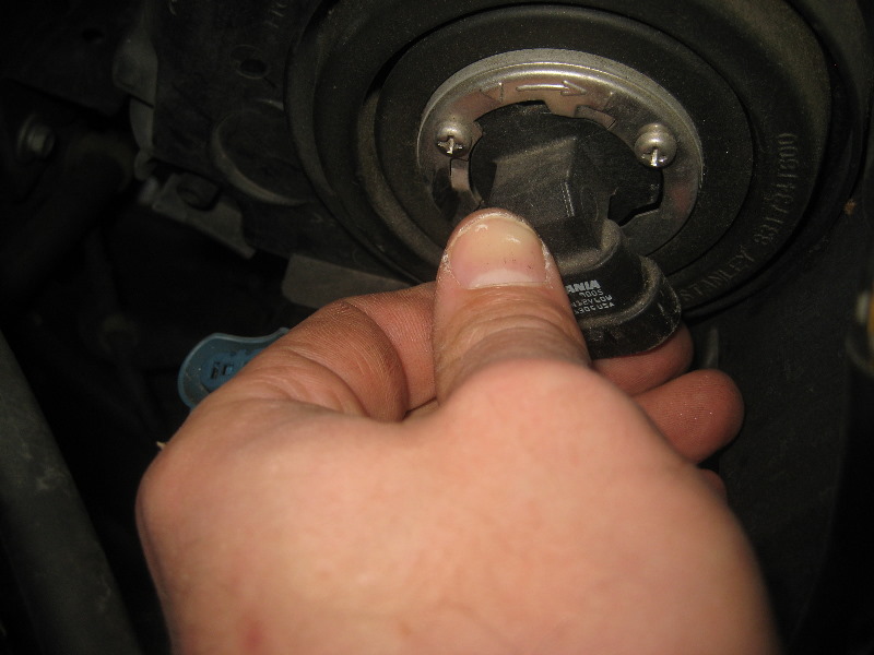 2003-2008-Honda-Pilot-Headlight-Bulbs-Replacement-Guide-017