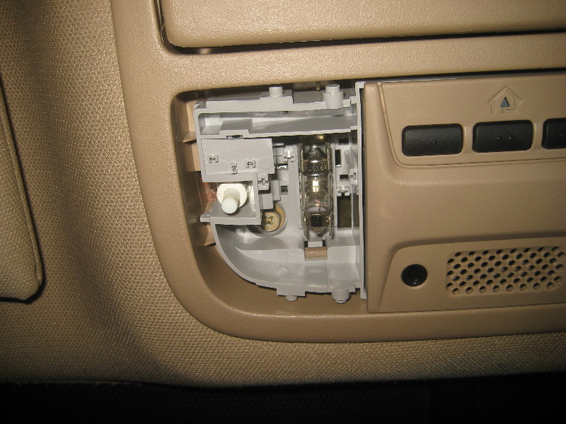 2003-2008-Honda-Pilot-Map-Light-Bulbs-Replacement-Guide-004