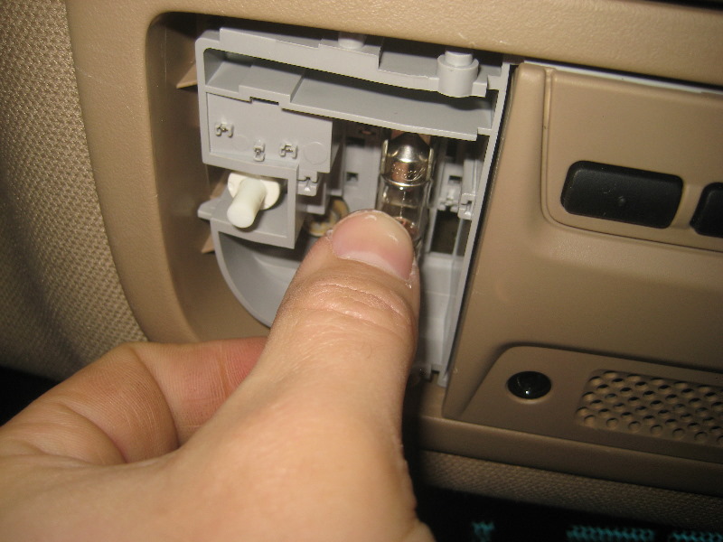 2003-2008-Honda-Pilot-Map-Light-Bulbs-Replacement-Guide-008