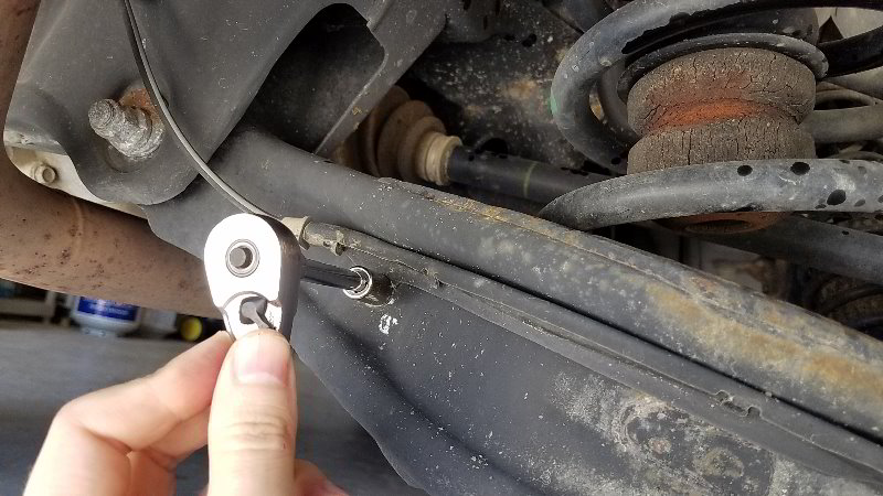 Honda-Pilot-Rear-Coil-Spring-Bump-Stop-Replacement-Guide-001