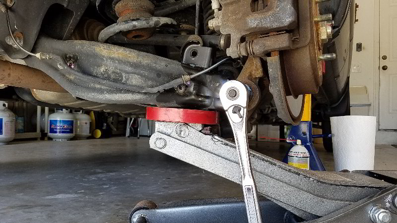 Honda-Pilot-Rear-Coil-Spring-Bump-Stop-Replacement-Guide-013