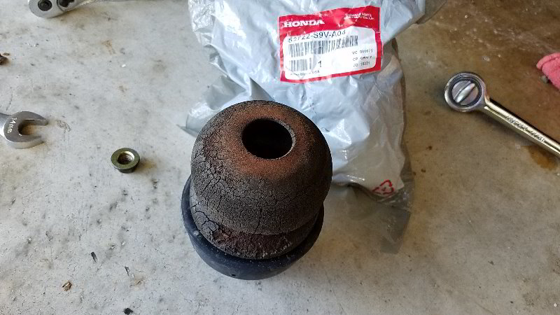 Honda-Pilot-Rear-Coil-Spring-Bump-Stop-Replacement-Guide-023