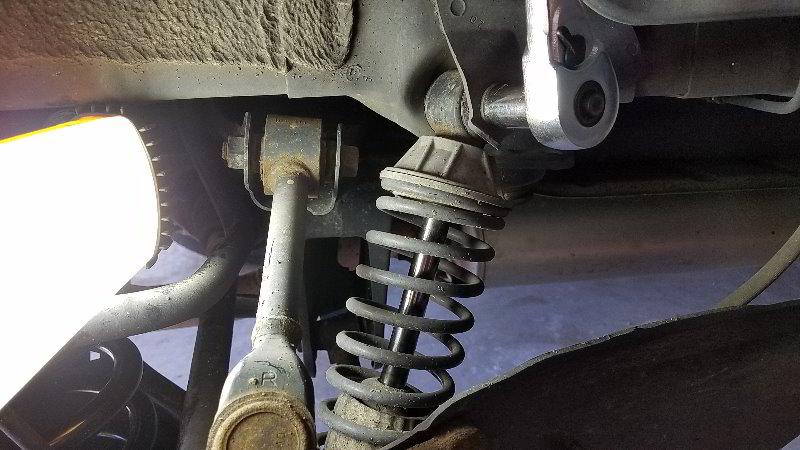 Honda-Pilot-Rear-Coil-Spring-Bump-Stop-Replacement-Guide-036