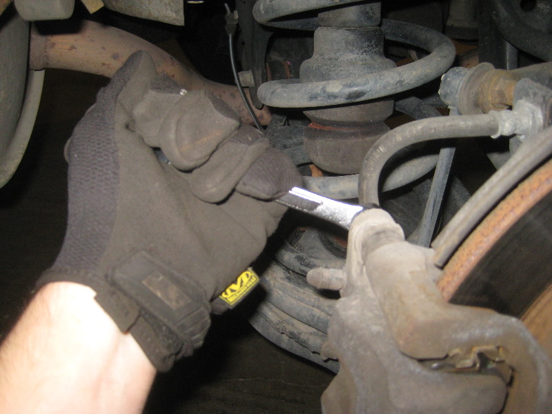 2003-2008-Honda-Pilot-Rear-Brake-Pads-Replacement-Guide-007