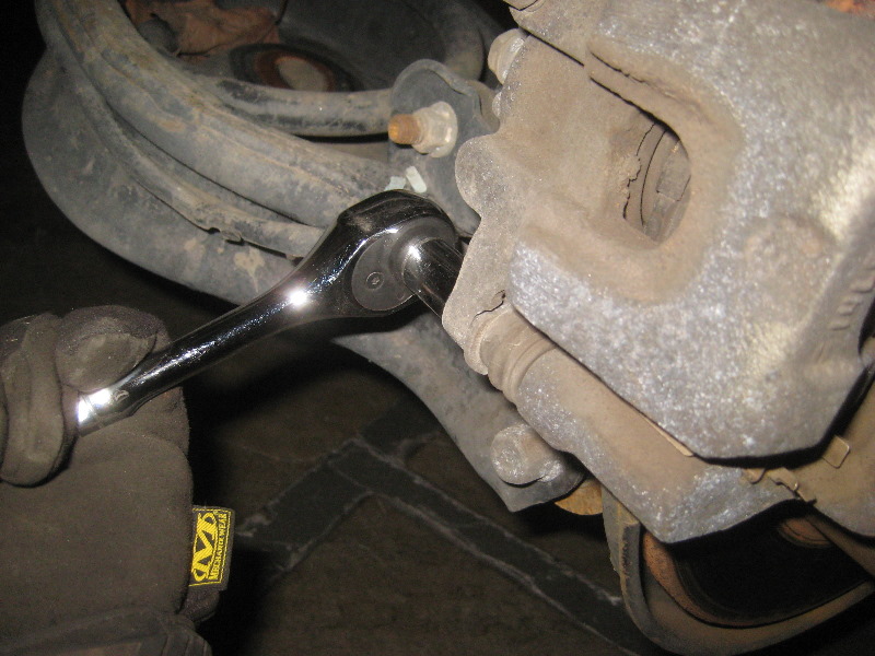 2003-2008-Honda-Pilot-Rear-Brake-Pads-Replacement-Guide-008