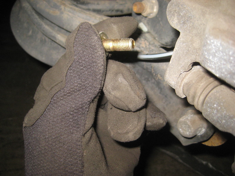 2003-2008-Honda-Pilot-Rear-Brake-Pads-Replacement-Guide-009