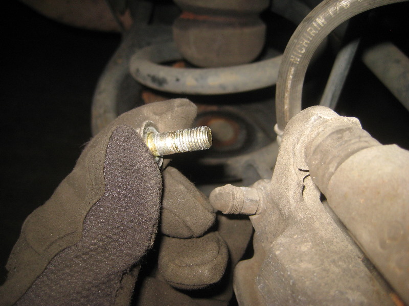 2003-2008-Honda-Pilot-Rear-Brake-Pads-Replacement-Guide-010